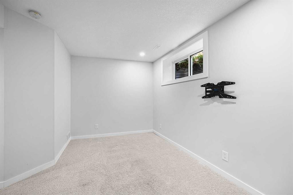 75 Wentworth Common Sw, Calgary, AB