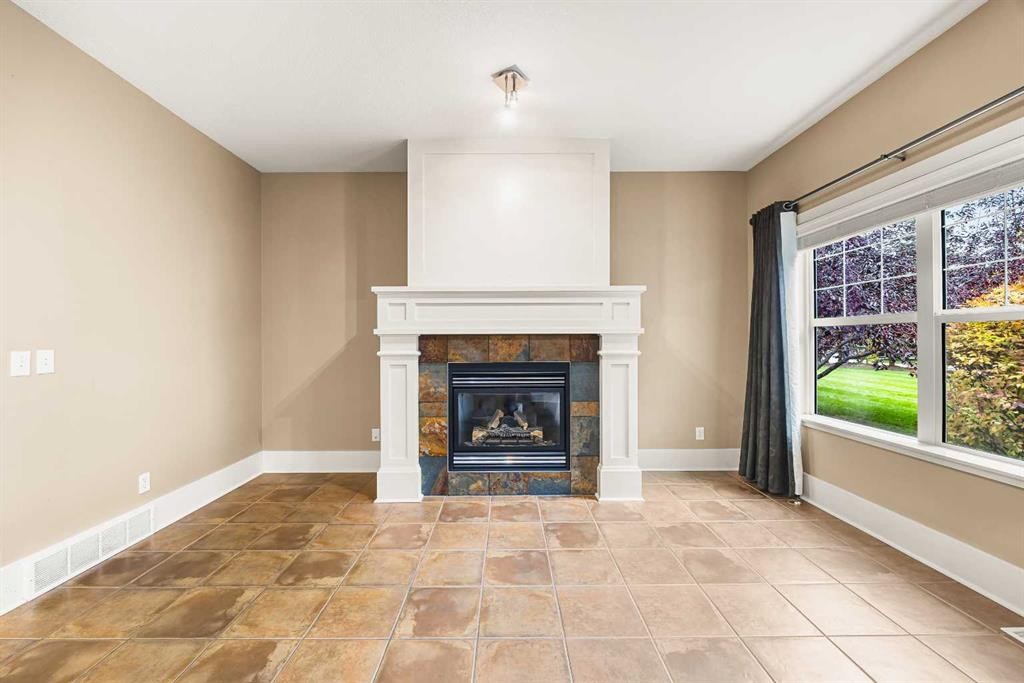 75 Wentworth Common Sw, Calgary, AB