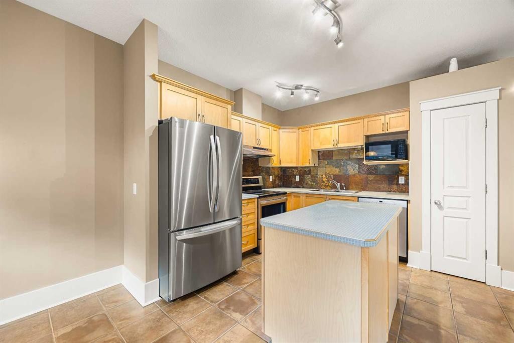 75 Wentworth Common Sw, Calgary, AB