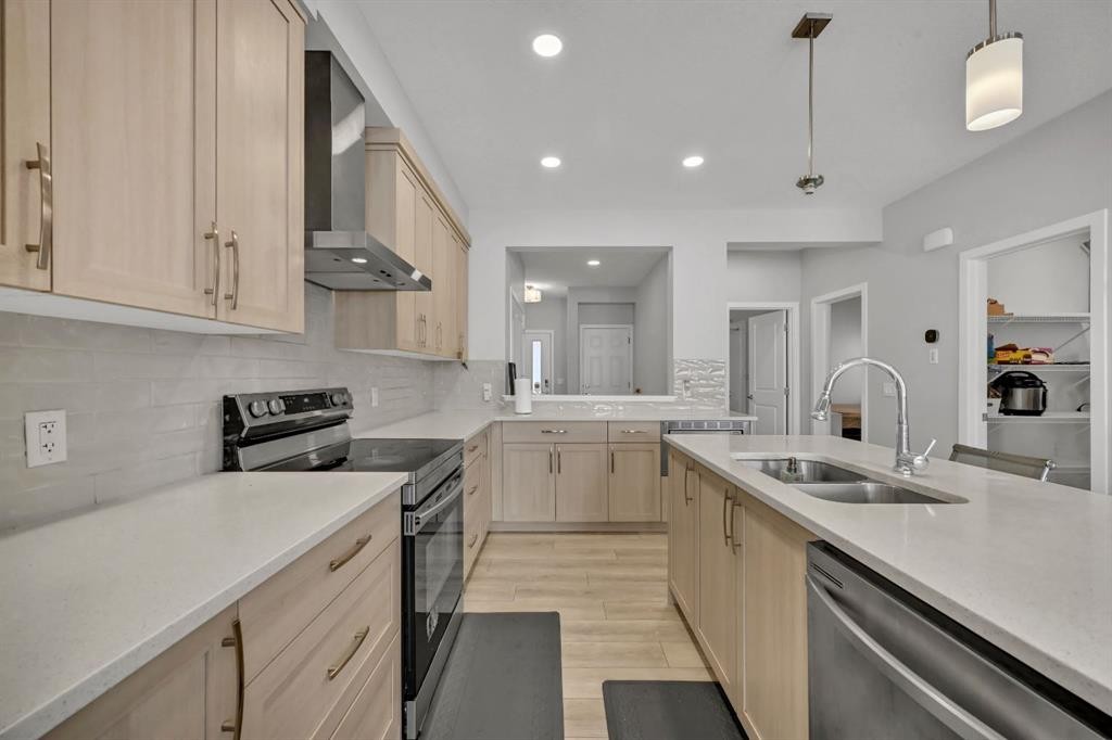 213 Walgrove Boulevard Se, Calgary, AB