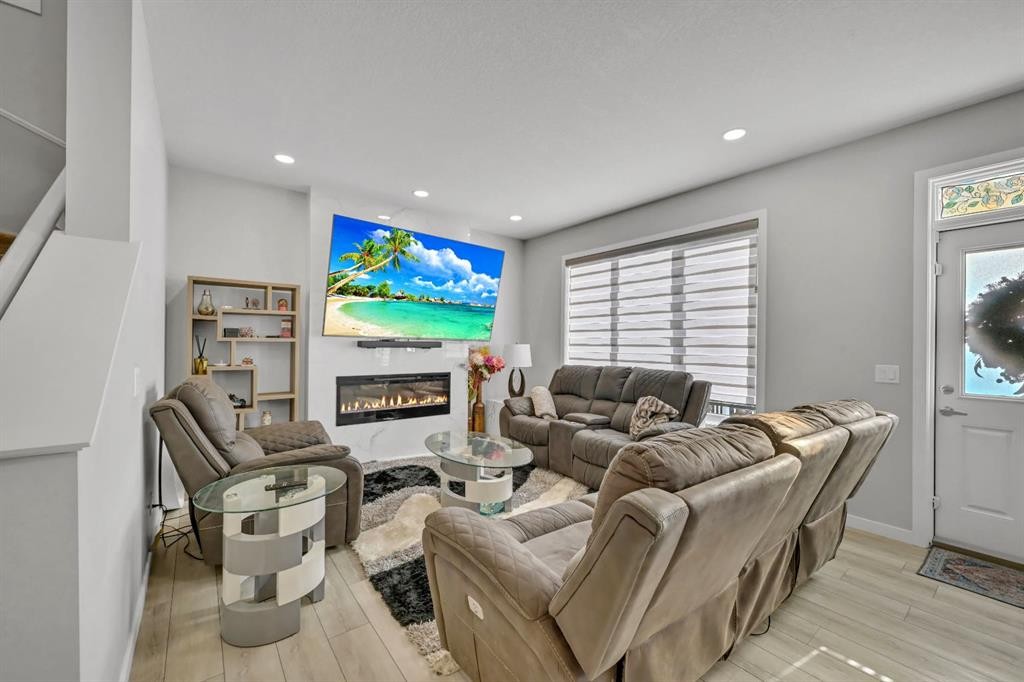 213 Walgrove Boulevard Se, Calgary, AB