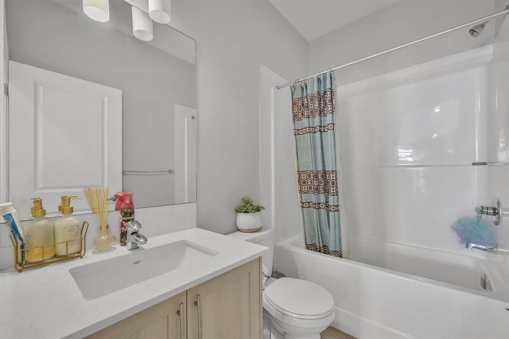213 Walgrove Boulevard Se, Calgary, AB