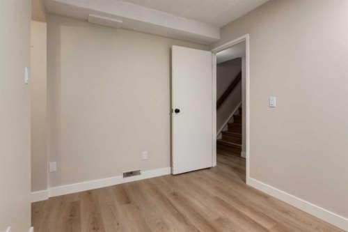 8826 6 Street Se, Calgary, AB 