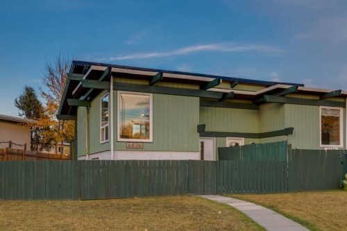 8826 6 Street Se, Calgary, AB 