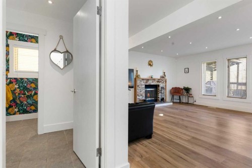 127 Edgewood Drive Nw, Calgary, AB 