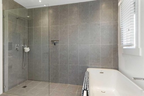 127 Edgewood Drive Nw, Calgary, AB 