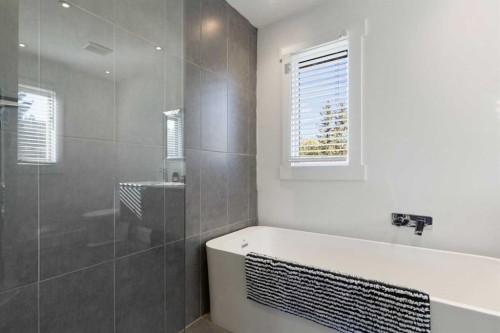 127 Edgewood Drive Nw, Calgary, AB 