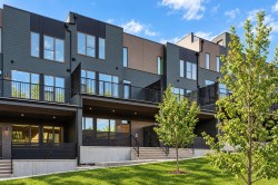 718 Sovereign Common SW Calgary, AB T3C 3Y3