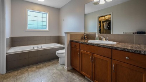 271 Everglade Circle Sw, Calgary, AB 