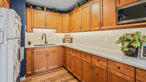 271 Everglade Circle Sw, Calgary, AB 