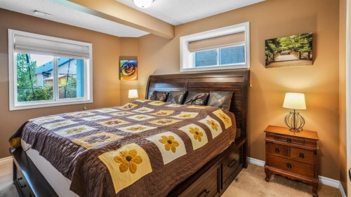 271 Everglade Circle Sw, Calgary, AB 
