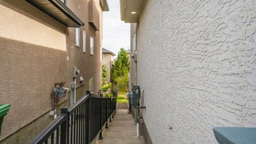 271 Everglade Circle Sw, Calgary, AB 