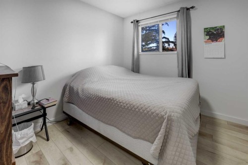 8636 47 Avenue Nw, Calgary, AB 