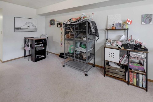 8636 47 Avenue Nw, Calgary, AB 