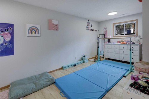 8636 47 Avenue Nw, Calgary, AB 