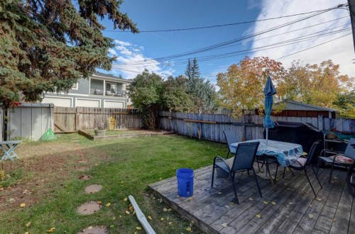 8636 47 Avenue Nw, Calgary, AB 