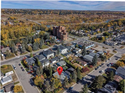 8636 47 Avenue Nw, Calgary, AB 