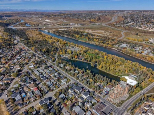 8636 47 Avenue Nw, Calgary, AB 