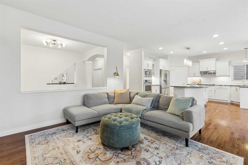 270 Cougar Ridge Drive Sw, Calgary, AB