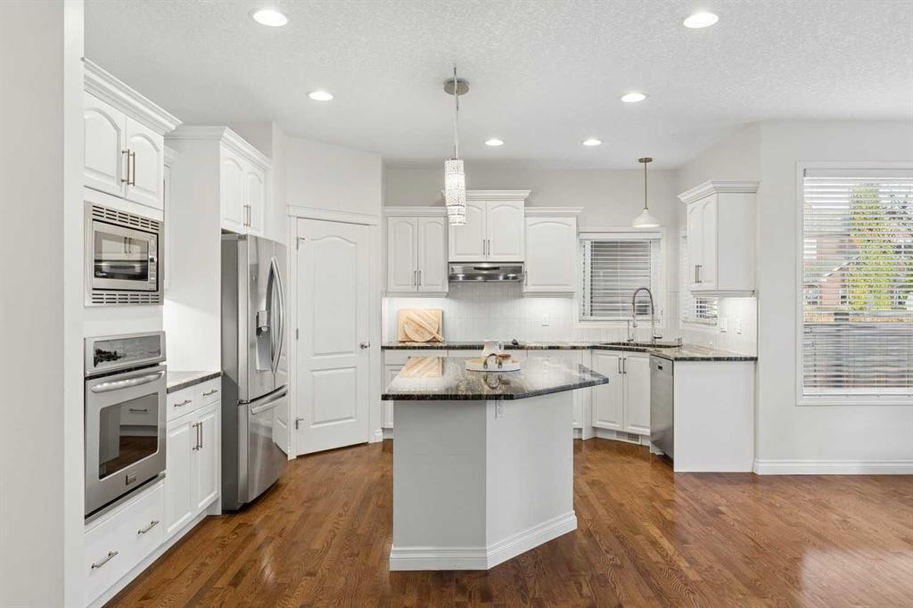 270 Cougar Ridge Drive Sw, Calgary, AB