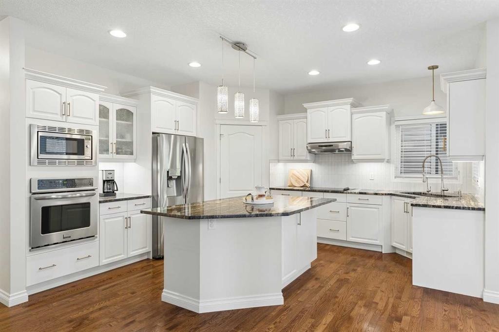 270 Cougar Ridge Drive Sw, Calgary, AB
