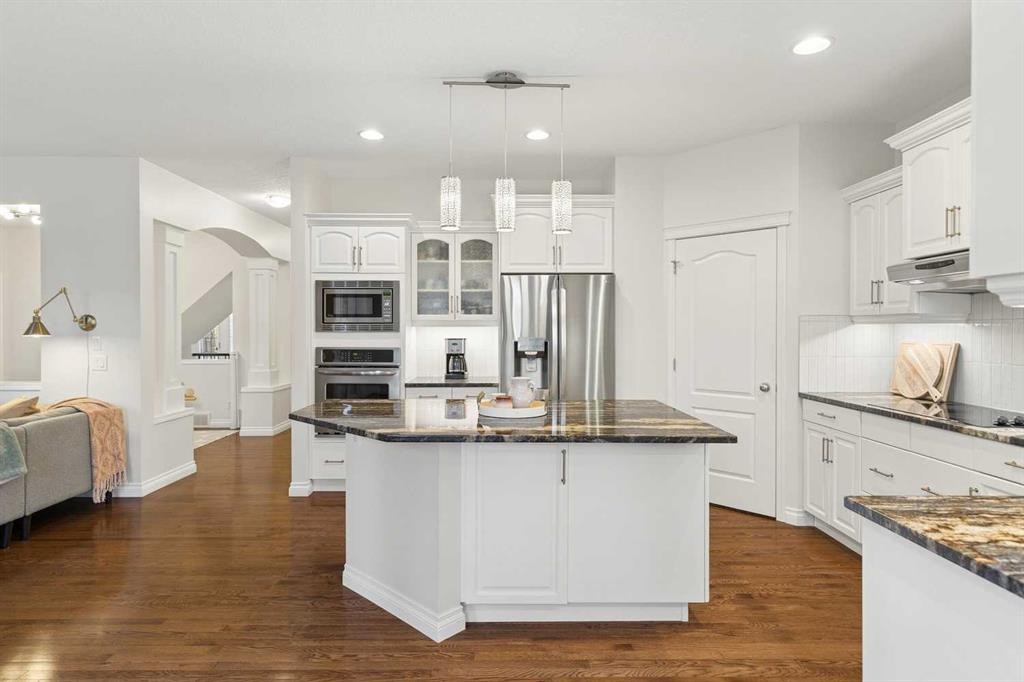 270 Cougar Ridge Drive Sw, Calgary, AB