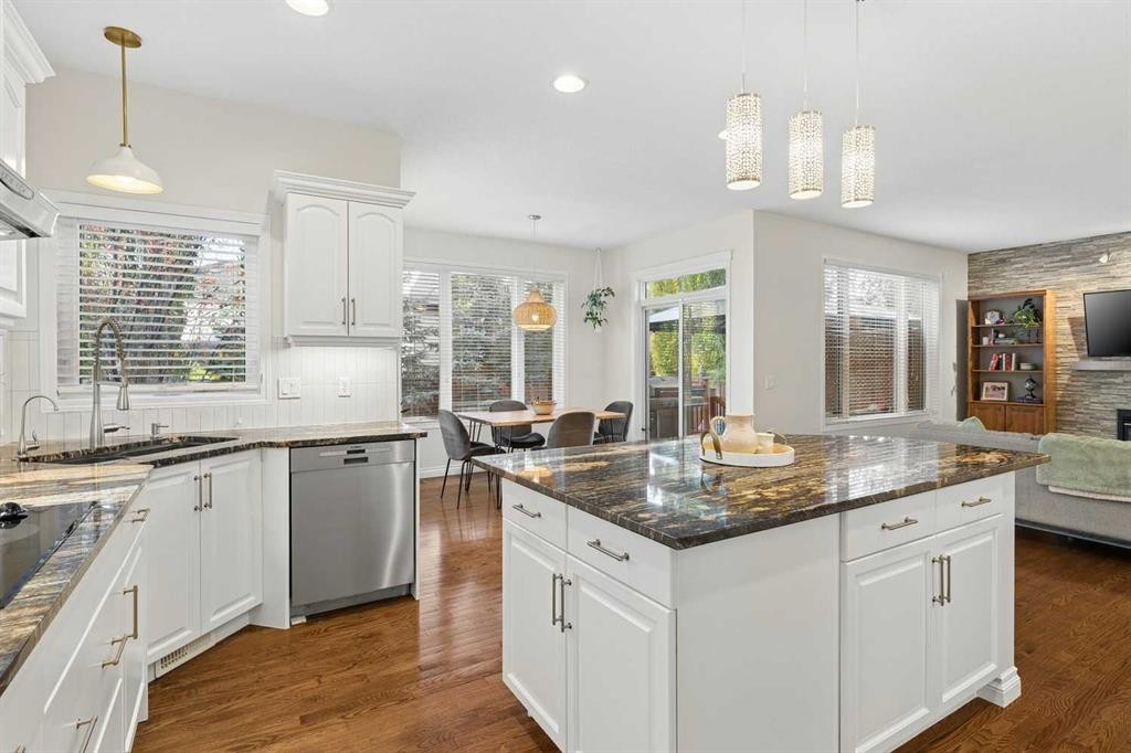 270 Cougar Ridge Drive Sw, Calgary, AB