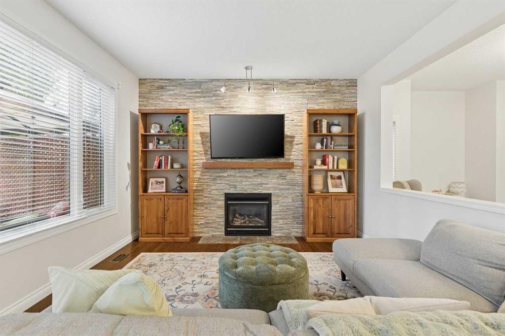 270 Cougar Ridge Drive Sw, Calgary, AB
