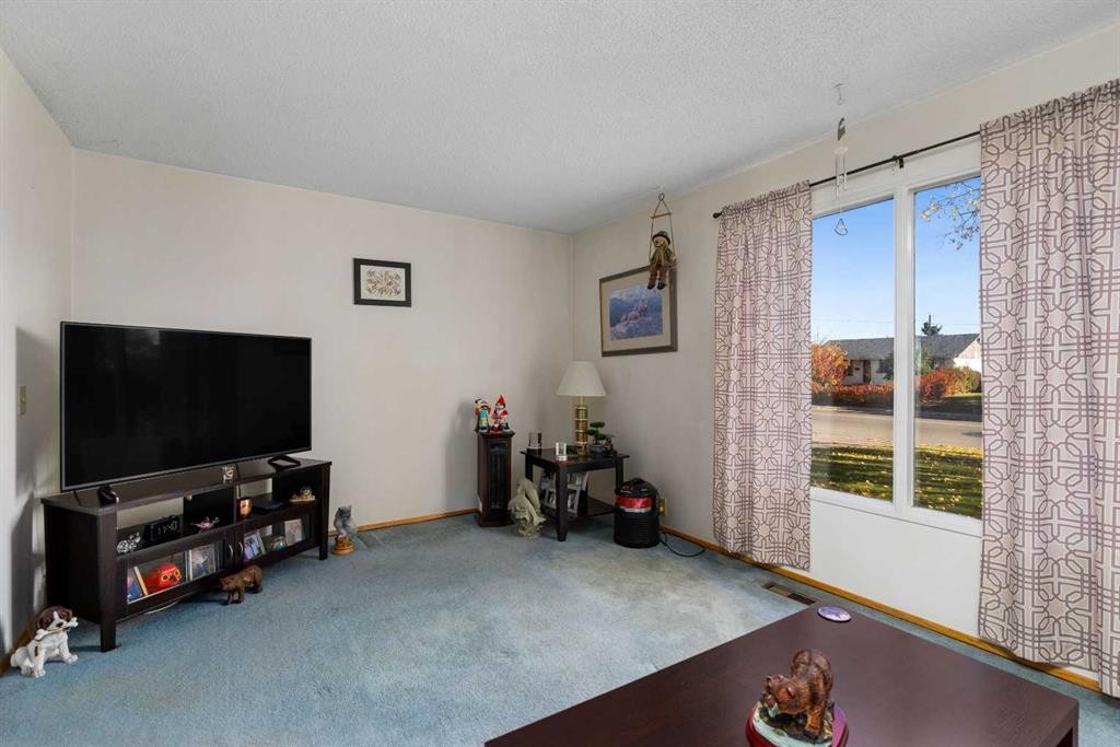 309 44 Street Se, Calgary, AB