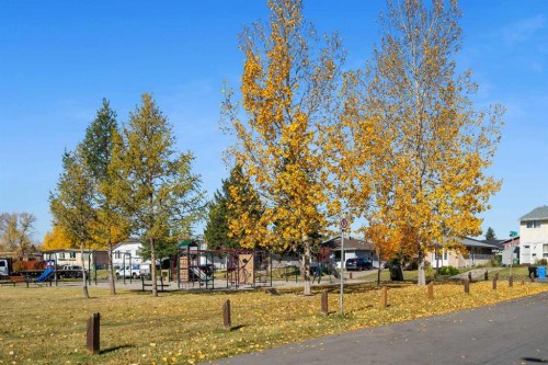 309 44 Street Se, Calgary, AB 