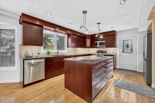 316 Parkland Way Se, Calgary, AB 