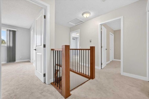 316 Parkland Way Se, Calgary, AB 