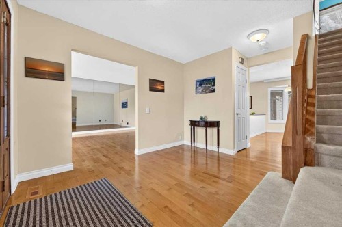 316 Parkland Way Se, Calgary, AB 