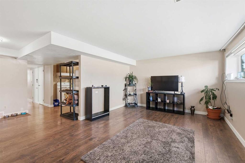 4646 80 Street Nw, Calgary, AB