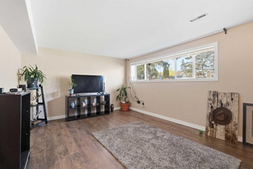 4646 80 Street Nw, Calgary, AB 