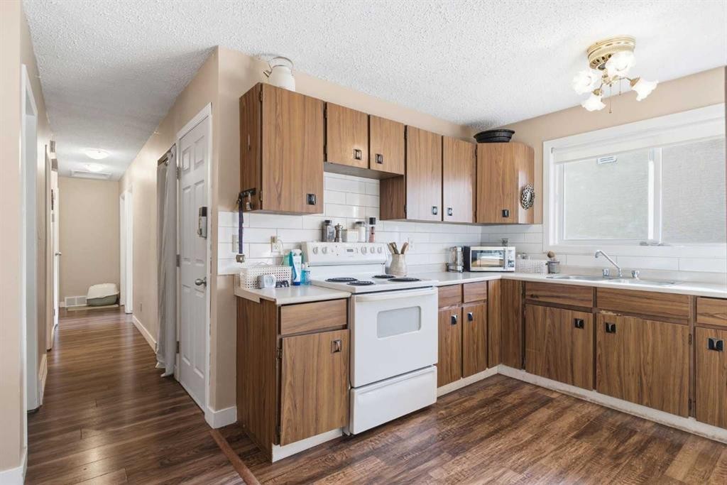 4646 80 Street Nw, Calgary, AB