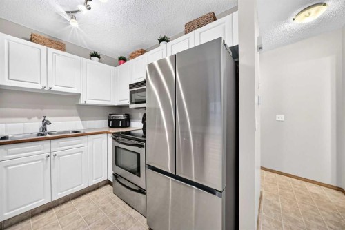 187 Millview Green Sw, Calgary, AB 
