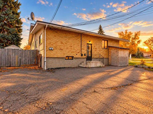 4108 67 Street Nw, Calgary, AB 