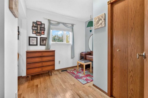 218 Coventry Close Ne, Calgary, AB 
