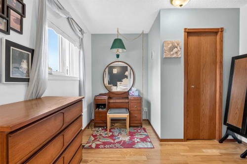 218 Coventry Close Ne, Calgary, AB 