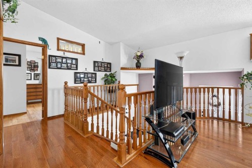 218 Coventry Close Ne, Calgary, AB 