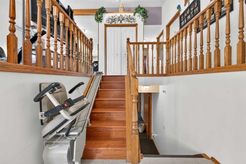 218 Coventry Close Ne, Calgary, AB 