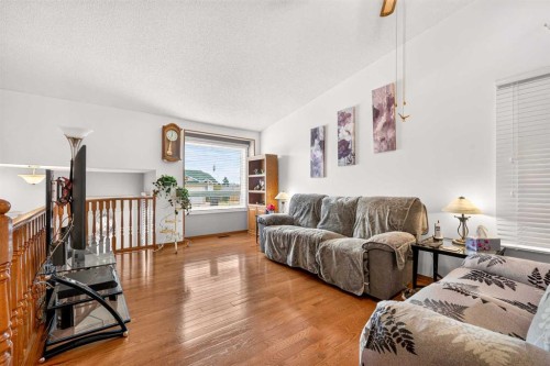 218 Coventry Close Ne, Calgary, AB 