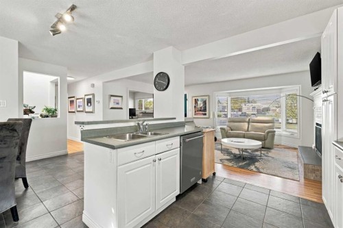 4011 25 Avenue Sw, Calgary, AB 
