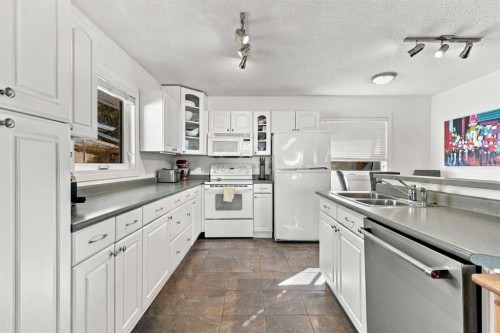 4011 25 Avenue Sw, Calgary, AB 