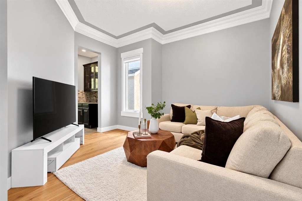 83 Discovery Ridge Boulevard Sw, Calgary, AB