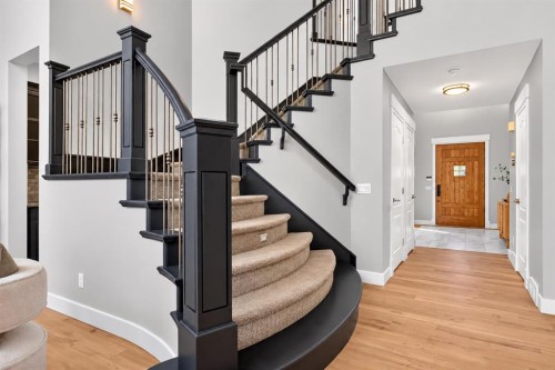 83 Discovery Ridge Boulevard Sw, Calgary, AB 