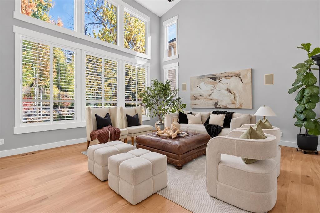 83 Discovery Ridge Boulevard Sw, Calgary, AB