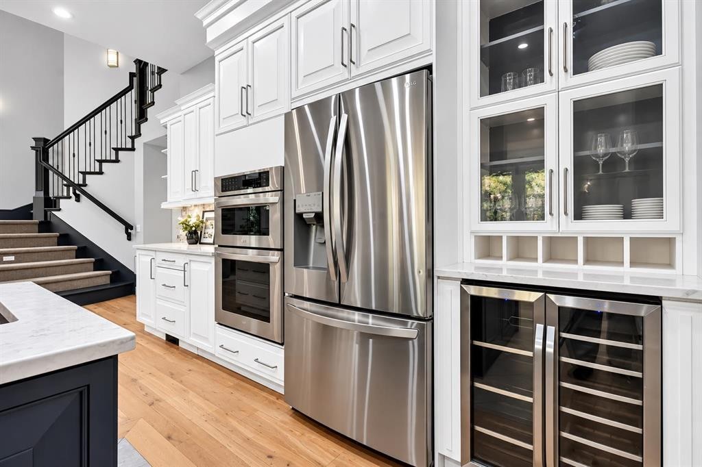 83 Discovery Ridge Boulevard Sw, Calgary, AB