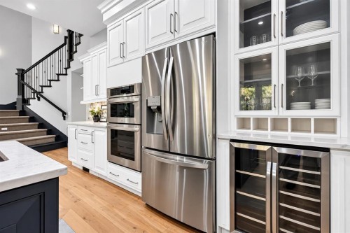 83 Discovery Ridge Boulevard Sw, Calgary, AB 
